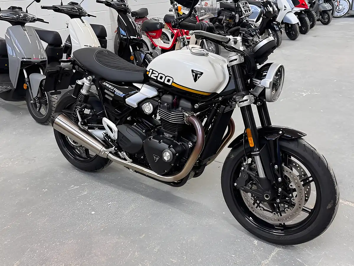 Used 2025 Triumph Speed Twin X-Ring - Interior and Exterior details 2