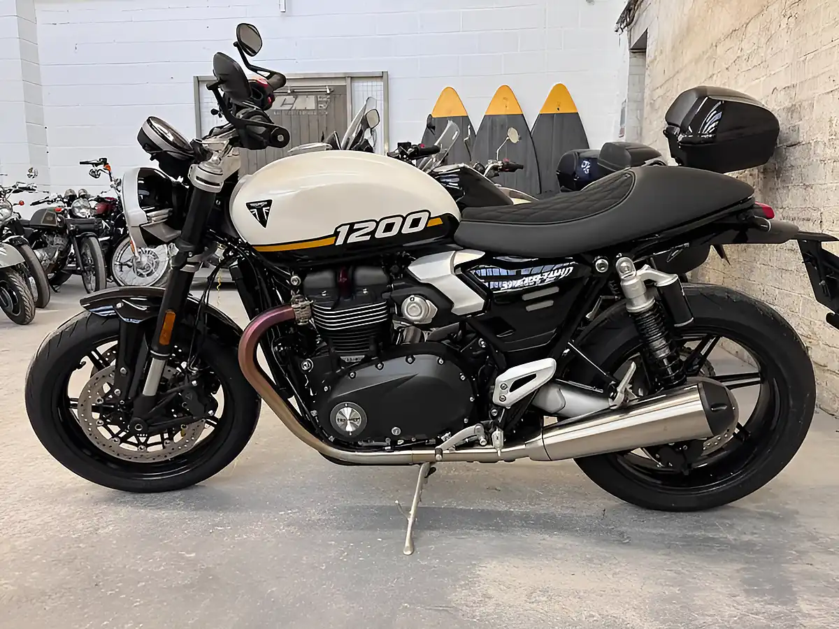 Used 2025 Triumph Speed Twin X-Ring - Interior and Exterior details 3
