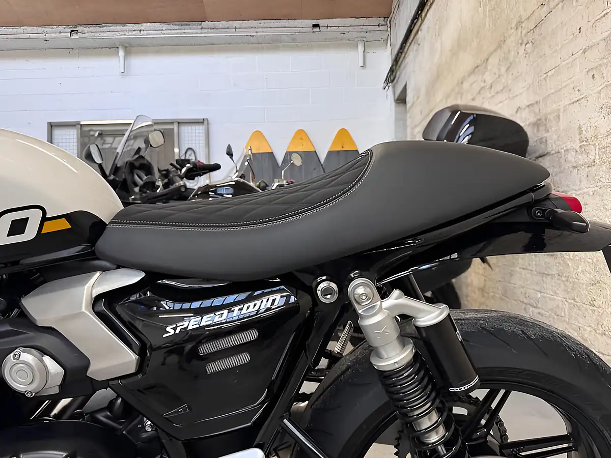 Used 2025 Triumph Speed Twin X-Ring - Interior and Exterior details 4