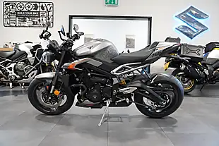 Used 2025 Triumph Street Triple 765 RS Silver Ice - Interior and Exterior details 2