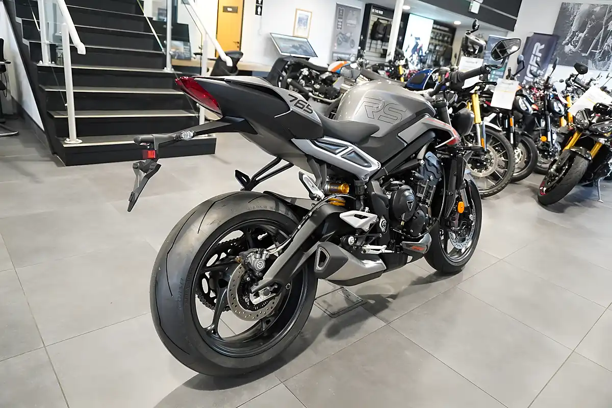 Used 2025 Triumph Street Triple 765 RS Silver Ice - Interior and Exterior details 5