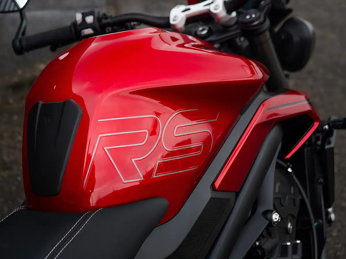 Used 2025 Triumph Street Triple RS Carnival Red - Interior and Exterior details 12