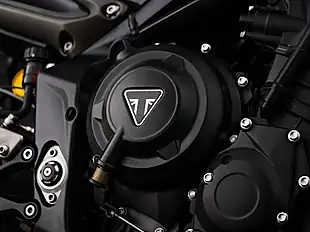 Used 2025 Triumph Street Triple RS Carnival Red - Interior and Exterior details 9