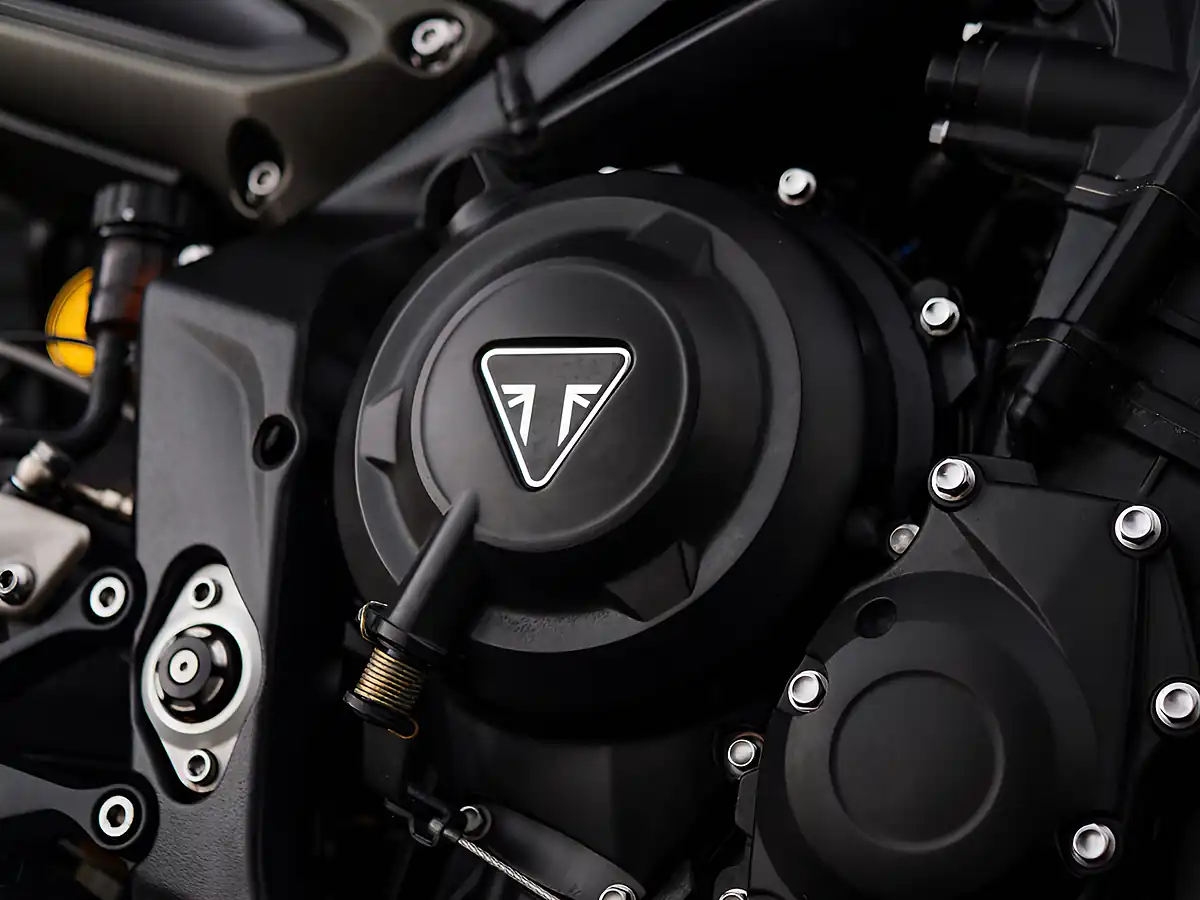 Used 2025 Triumph Street Triple RS Carnival Red - Interior and Exterior details 9