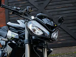 Used 2025 Triumph Street Triple RS Phantom Black - Interior and Exterior details 5