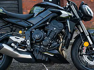 Used 2025 Triumph Street Triple RS Phantom Black - Interior and Exterior details 7
