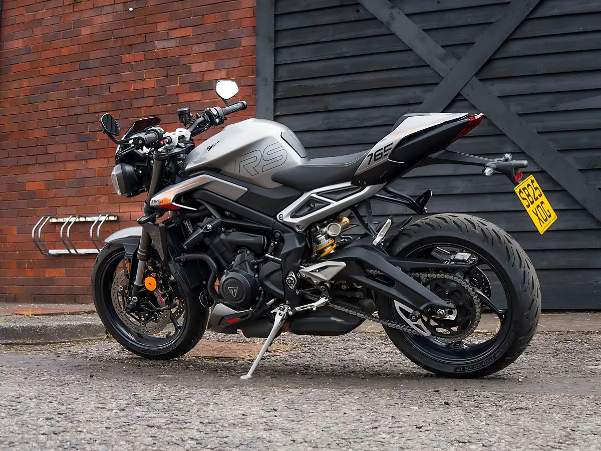 Used 2025 Triumph Street Triple RS Silver Ice - Interior and Exterior details 15