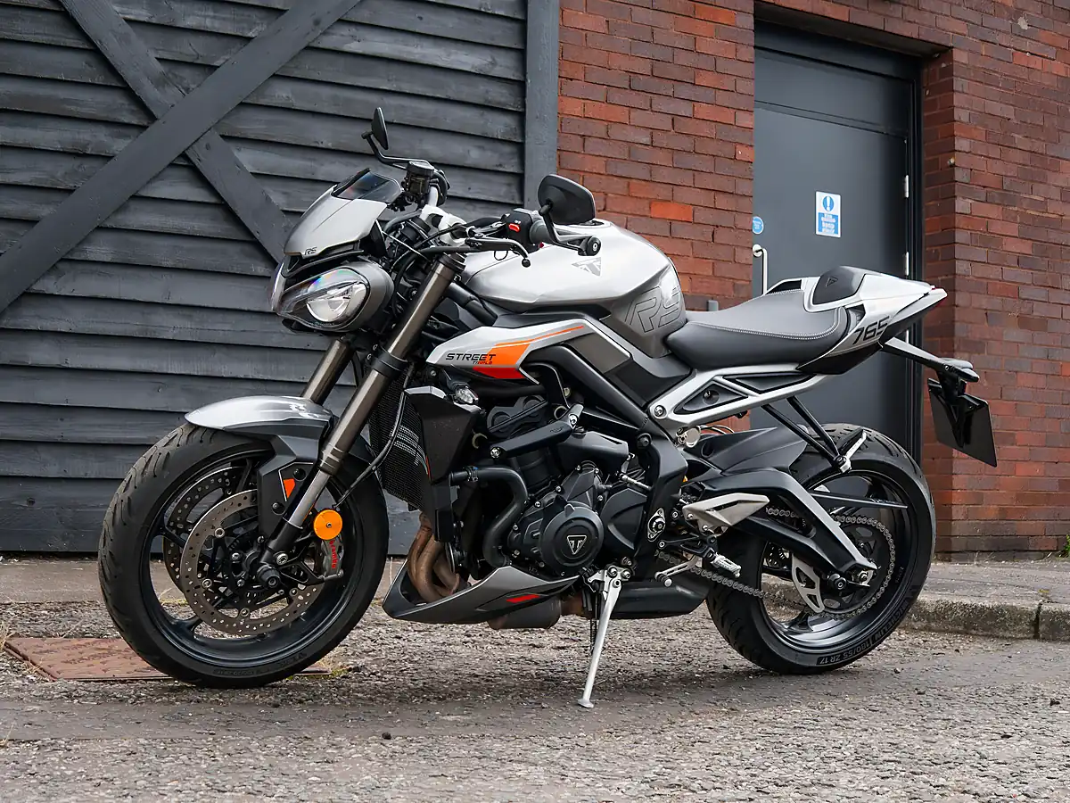 Used 2025 Triumph Street Triple RS Silver Ice - Interior and Exterior details 16