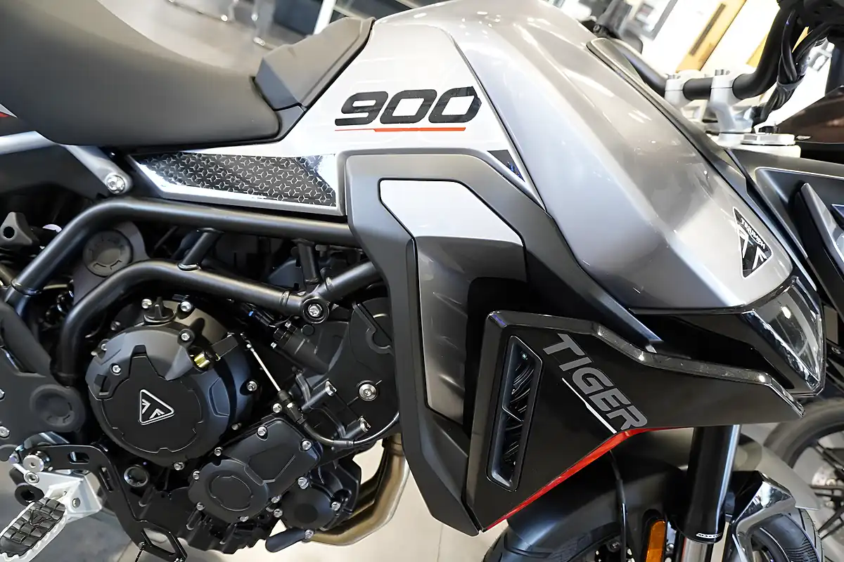 Used 2025 Triumph Tiger 900 GT Graphite Grey - Interior and Exterior details 9