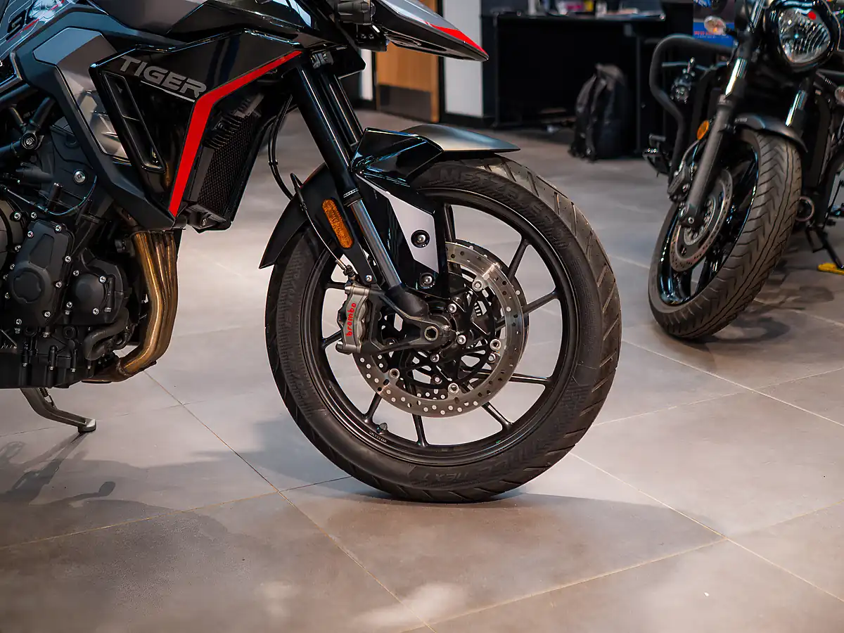 Used 2025 Triumph Tiger 900 GT Pro Graphite / Sapphire Black - Interior and Exterior details 4