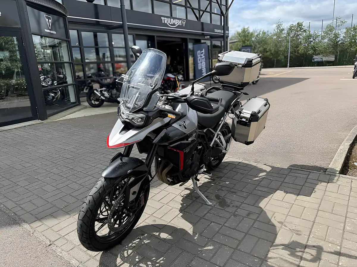 Used 2025 Triumph Tiger 900 GT Pro Grey/Black - Interior and Exterior details 6