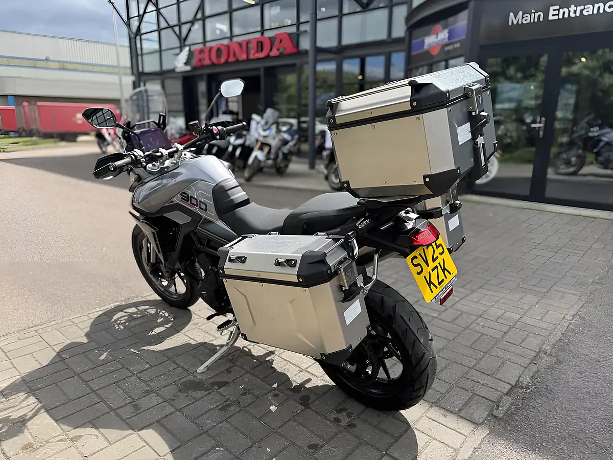 Used 2025 Triumph Tiger 900 GT Pro Grey/Black - Interior and Exterior details 8