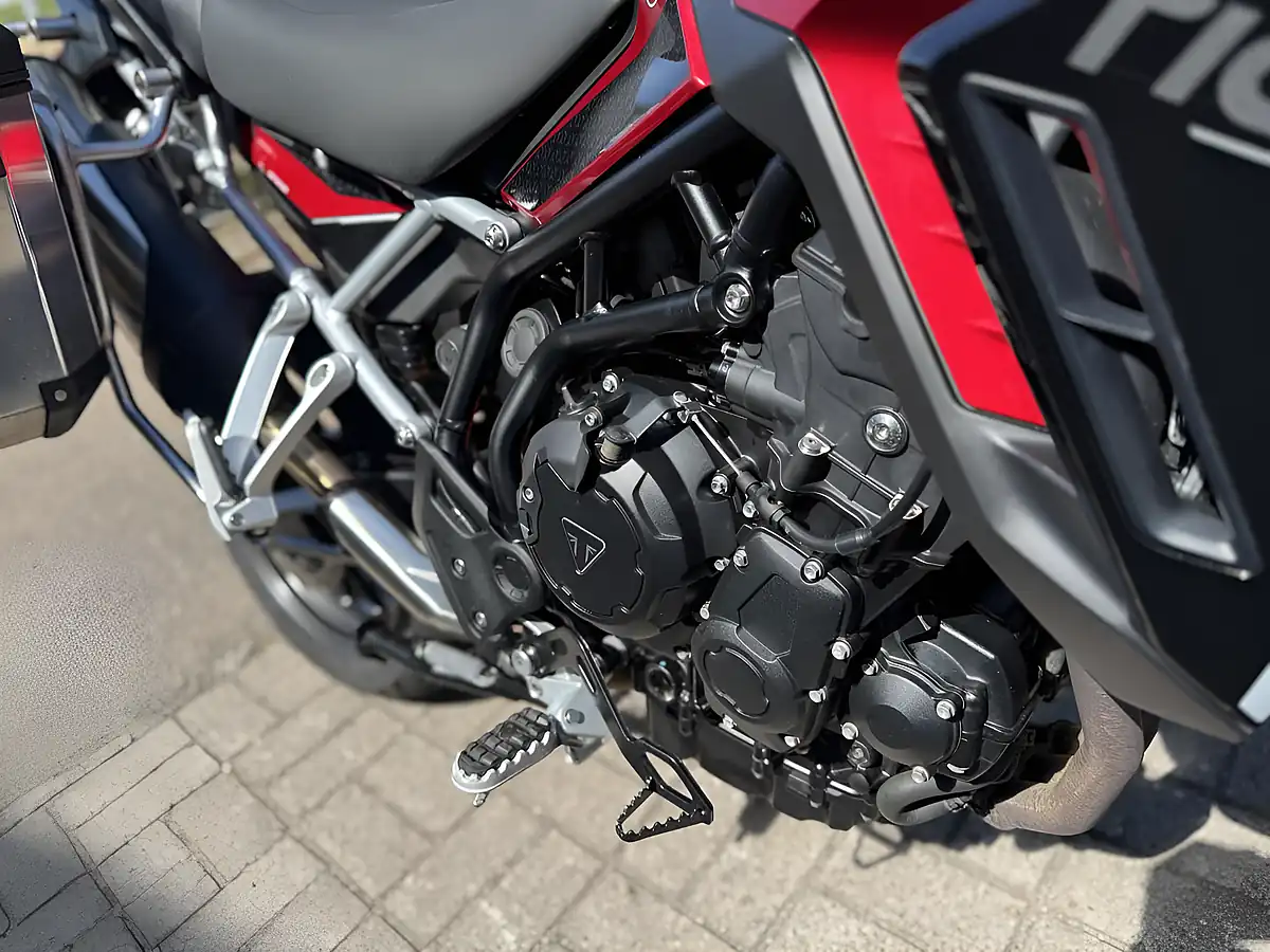 Used 2025 Triumph Tiger 900 GT Pro Red/Black - Interior and Exterior details 14