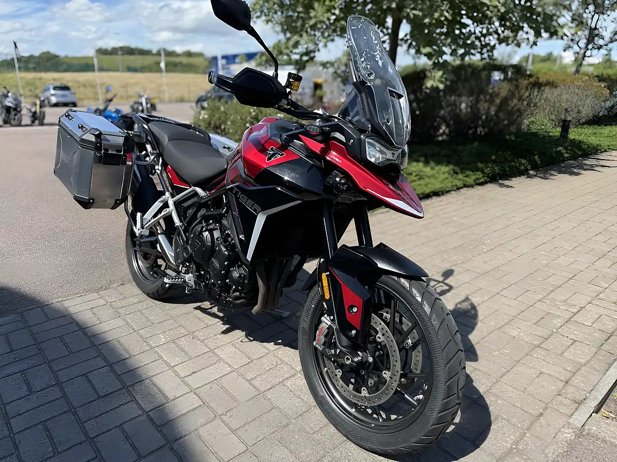 Used 2025 Triumph Tiger 900 GT Pro Red/Black - Interior and Exterior details 4