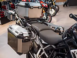 Used 2025 Triumph Tiger 900 Rally Pro Carbon Black / Sapphire Black - Interior and Exterior details 10