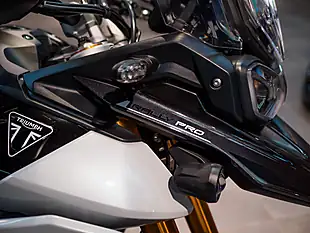 Used 2025 Triumph Tiger 900 Rally Pro Carbon Black / Sapphire Black - Interior and Exterior details 14