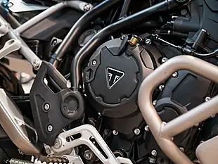 Used 2025 Triumph Tiger 900 Rally Pro Carbon Black / Sapphire Black - Interior and Exterior details 16