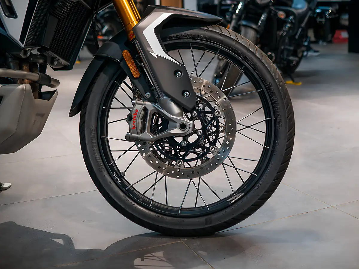 Used 2025 Triumph Tiger 900 Rally Pro Carbon Black / Sapphire Black - Interior and Exterior details 4