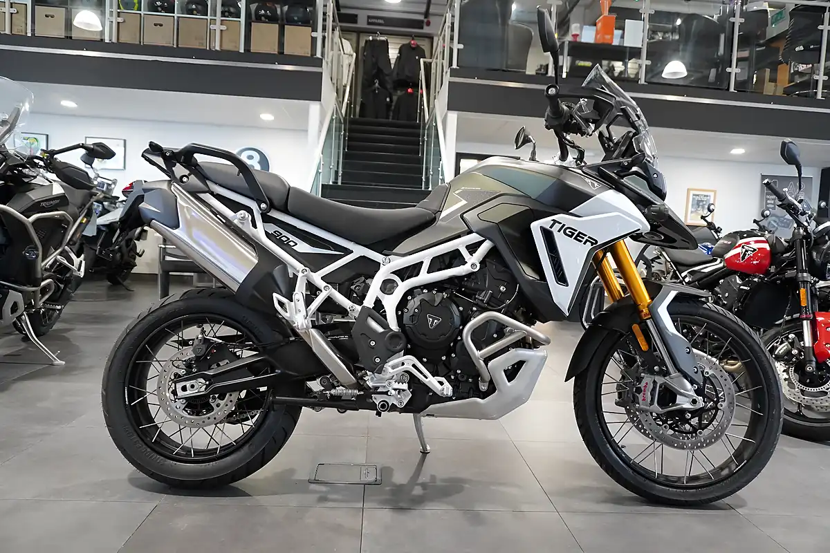 Used 2025 Triumph Tiger 900 Rally Pro Matt Khaki Green - Front View