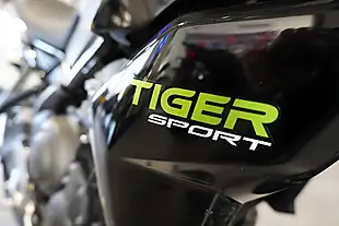 Used 2025 Triumph Tiger Sport 660 Green Metallic - Interior and Exterior details 8