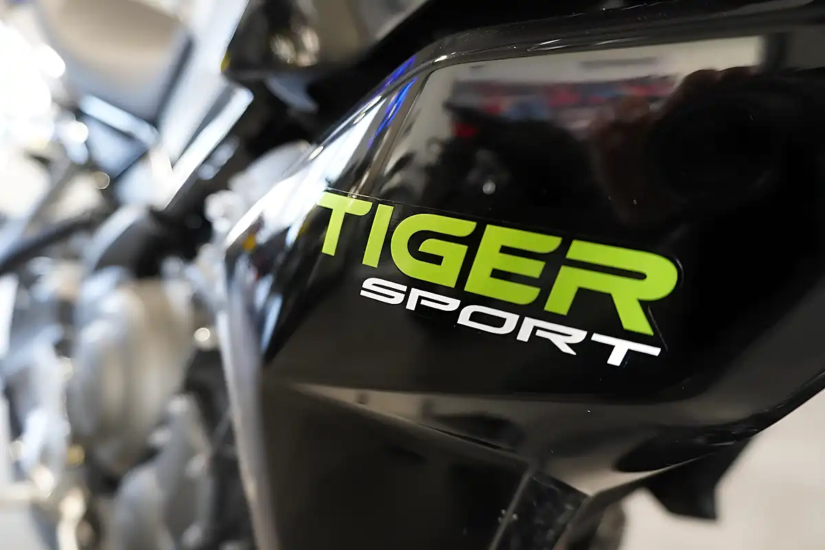 Used 2025 Triumph Tiger Sport 660 Green Metallic - Interior and Exterior details 8