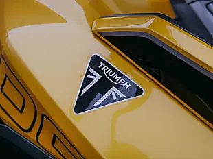 Used 2025 Triumph Tiger Sport 800 Cosmic Yellow - Interior and Exterior details 12