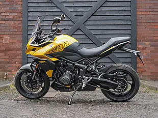 Used 2025 Triumph Tiger Sport 800 Cosmic Yellow - Interior and Exterior details 15