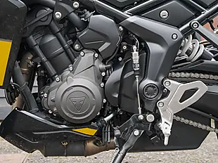 Used 2025 Triumph Tiger Sport 800 Cosmic Yellow - Interior and Exterior details 17