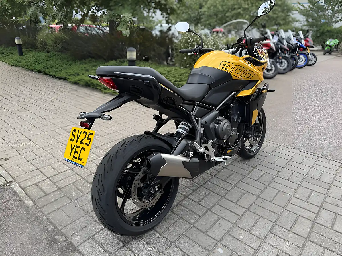 Used 2025 Triumph Tiger Sport 800 Yellow/Black - Interior and Exterior details 10