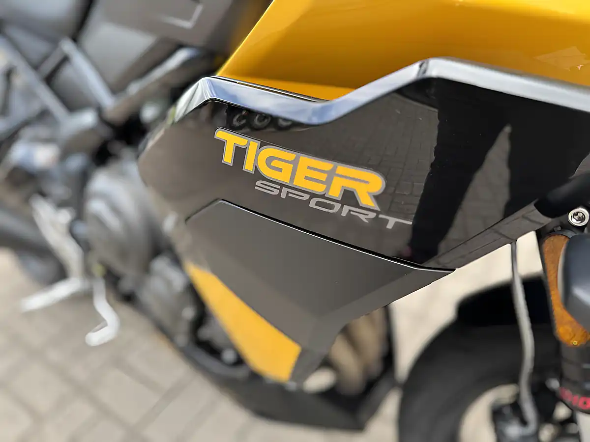 Used 2025 Triumph Tiger Sport 800 Yellow/Black - Interior and Exterior details 14