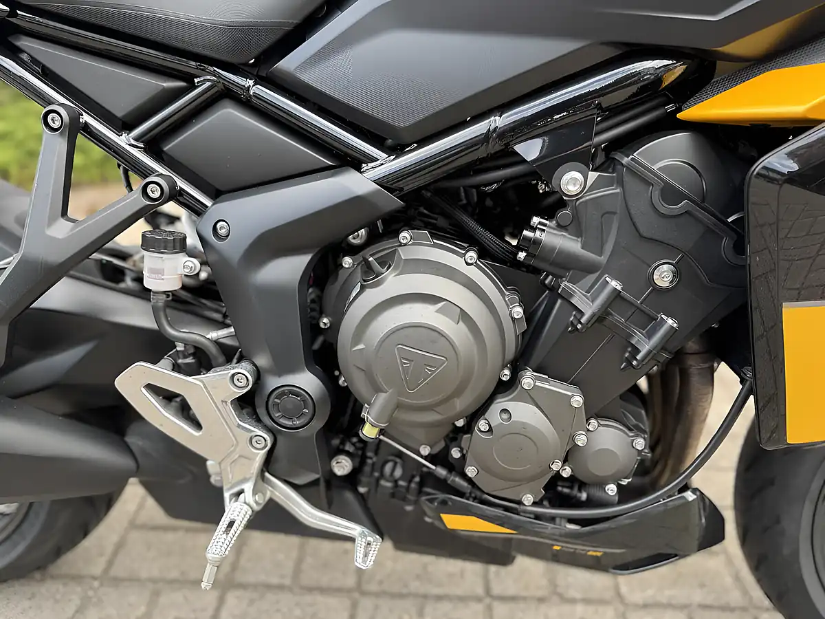 Used 2025 Triumph Tiger Sport 800 Yellow/Black - Interior and Exterior details 16