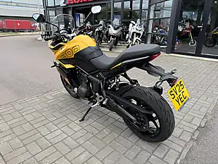 Used 2025 Triumph Tiger Sport 800 Yellow/Black - Interior and Exterior details 8