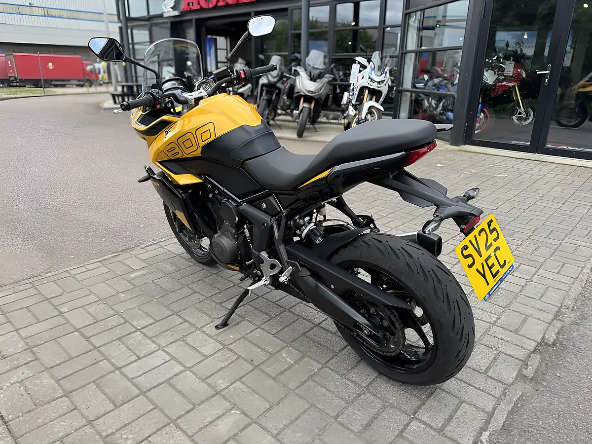 Used 2025 Triumph Tiger Sport 800 Yellow/Black - Interior and Exterior details 8