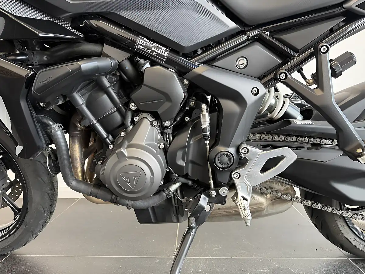 Used 2025 Triumph Tiger Sport Green - Interior and Exterior details 10