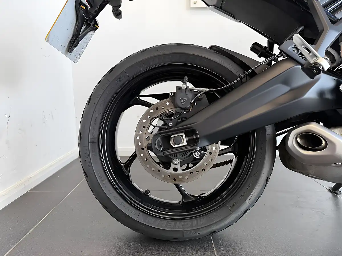 Used 2025 Triumph Tiger Sport Green - Interior and Exterior details 2