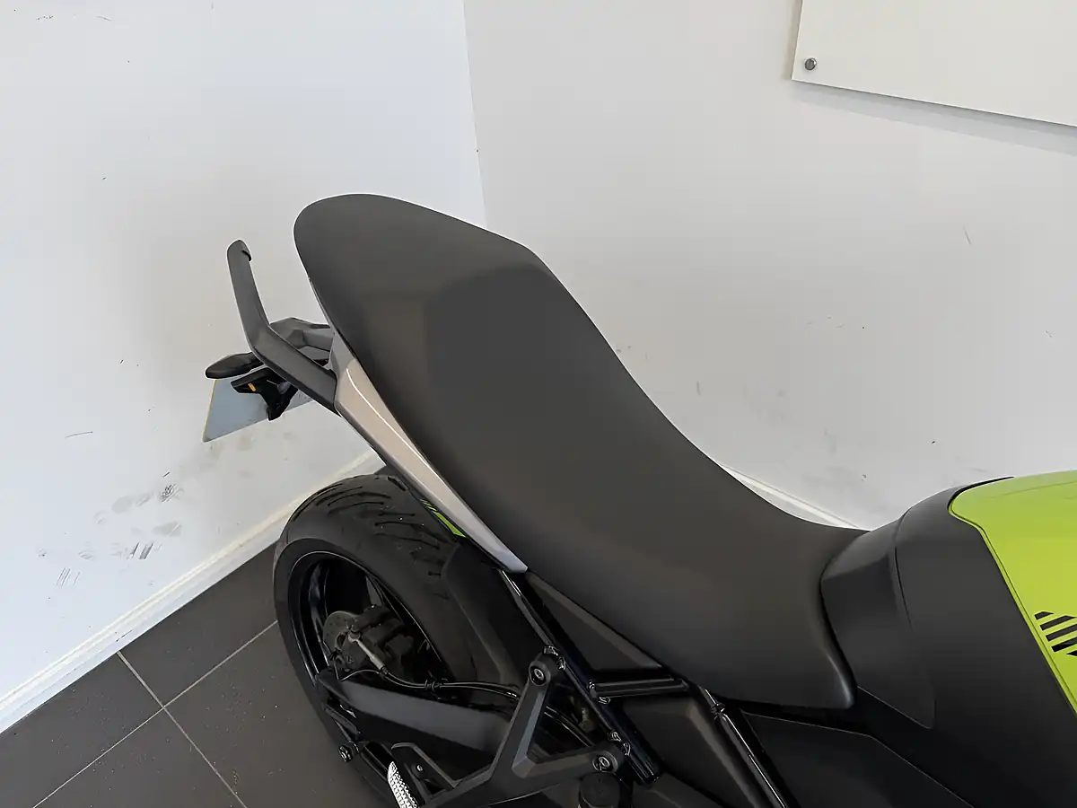 Used 2025 Triumph Tiger Sport Green - Interior and Exterior details 6