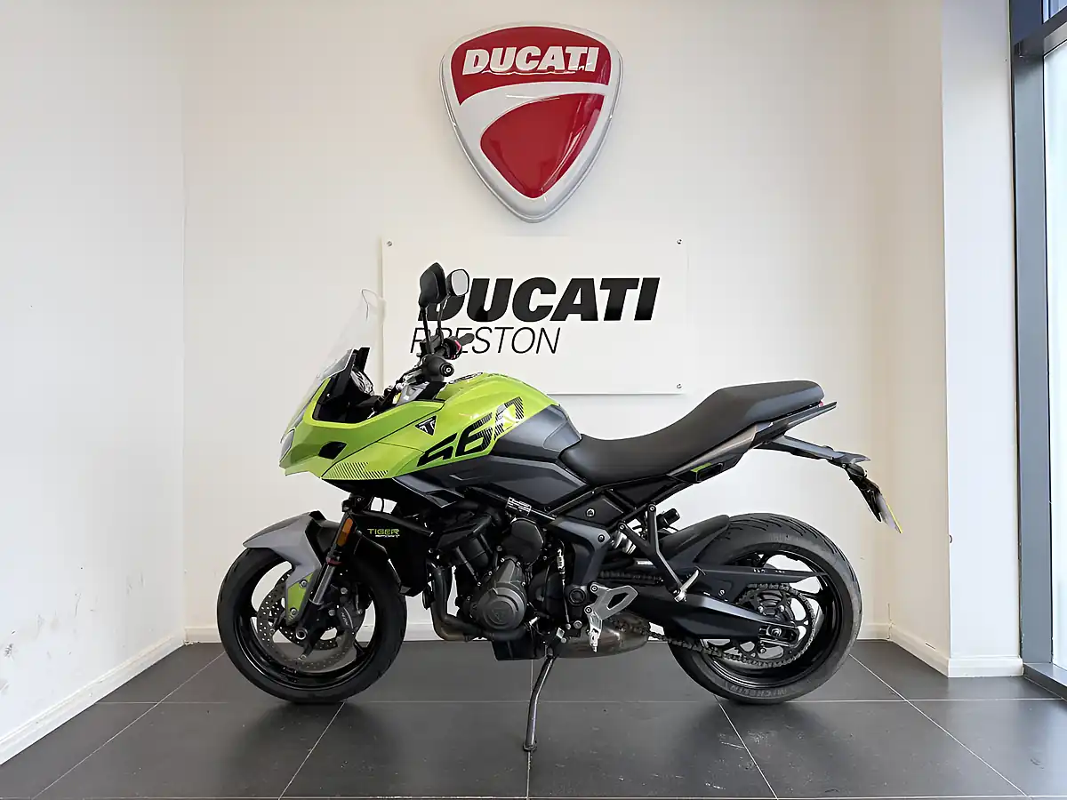 Used 2025 Triumph Tiger Sport Green - Interior and Exterior details 8