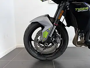 Used 2025 Triumph Tiger Sport Green - Interior and Exterior details 9