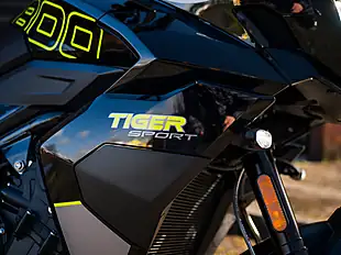 Used 2025 Triumph Tiger Sport Sapphire Black - Interior and Exterior details 4