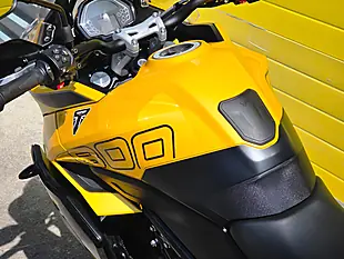 Used 2025 Triumph Tiger Sport Yellow - Interior and Exterior details 17