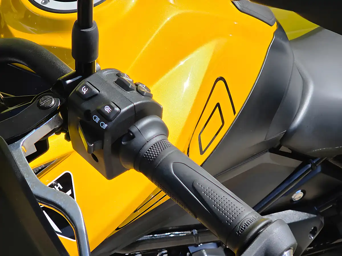 Used 2025 Triumph Tiger Sport Yellow - Interior and Exterior details 19