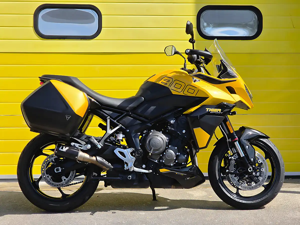 Used 2025 Triumph Tiger Sport Yellow - Interior and Exterior details 2