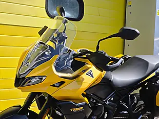 Used 2025 Triumph Tiger Sport Yellow - Interior and Exterior details 20