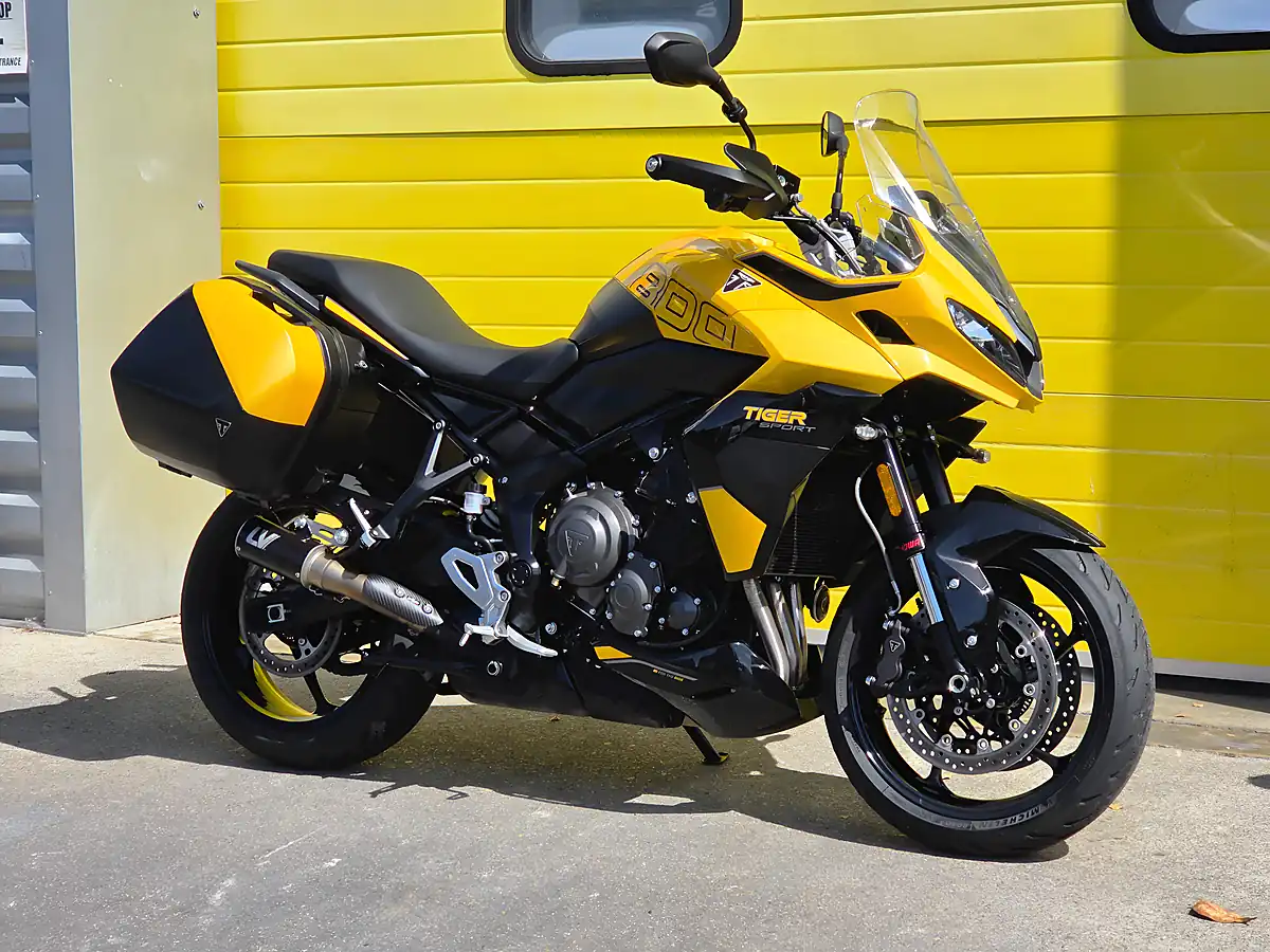 Used 2025 Triumph Tiger Sport Yellow - Interior and Exterior details 3