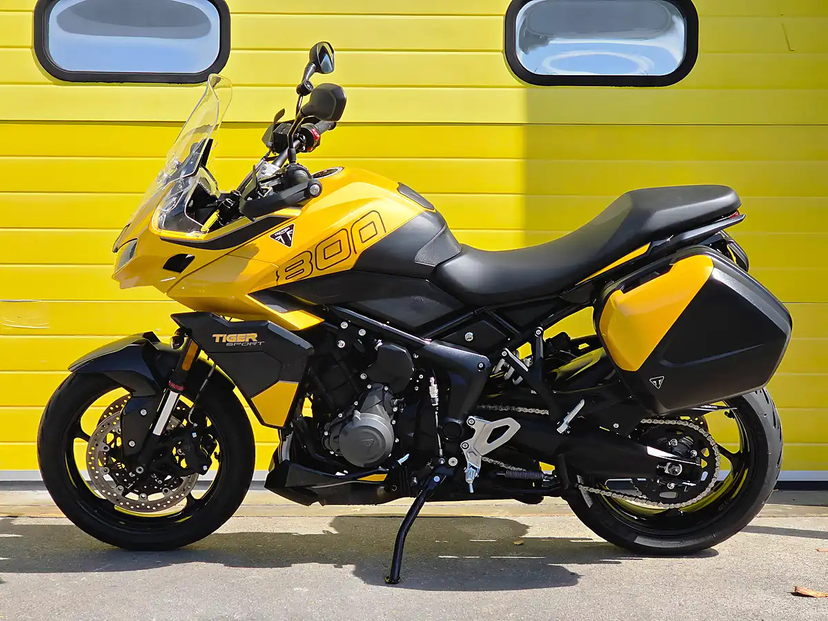 Used 2025 Triumph Tiger Sport Yellow - Interior and Exterior details 5