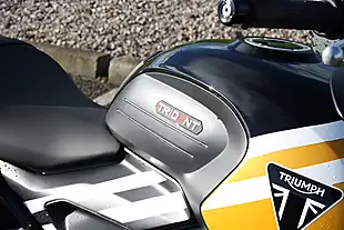 Used 2025 Triumph Trident 660 Cosmic Yellow/Sapphire - Interior and Exterior details 11