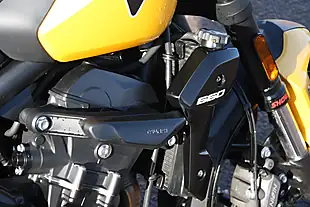 Used 2025 Triumph Trident 660 Cosmic Yellow/Sapphire - Interior and Exterior details 12