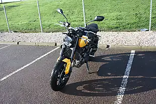 Used 2025 Triumph Trident 660 Cosmic Yellow/Sapphire - Interior and Exterior details 5