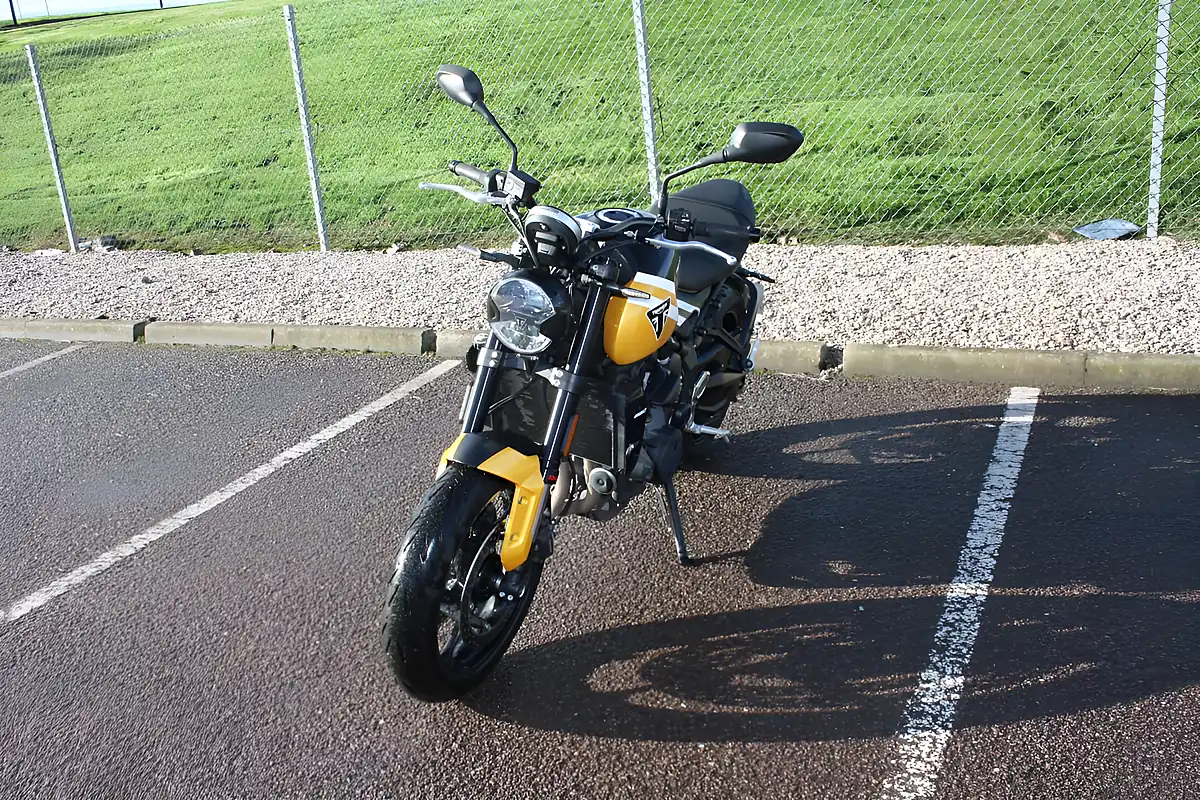 Used 2025 Triumph Trident 660 Cosmic Yellow/Sapphire - Interior and Exterior details 5