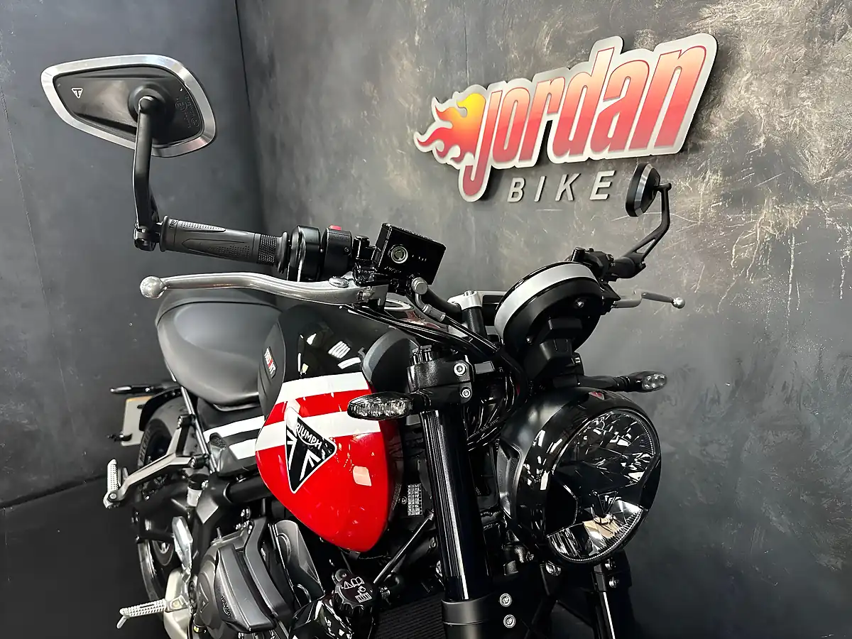 Used 2025 Triumph Trident 660 Red - Interior and Exterior details 10